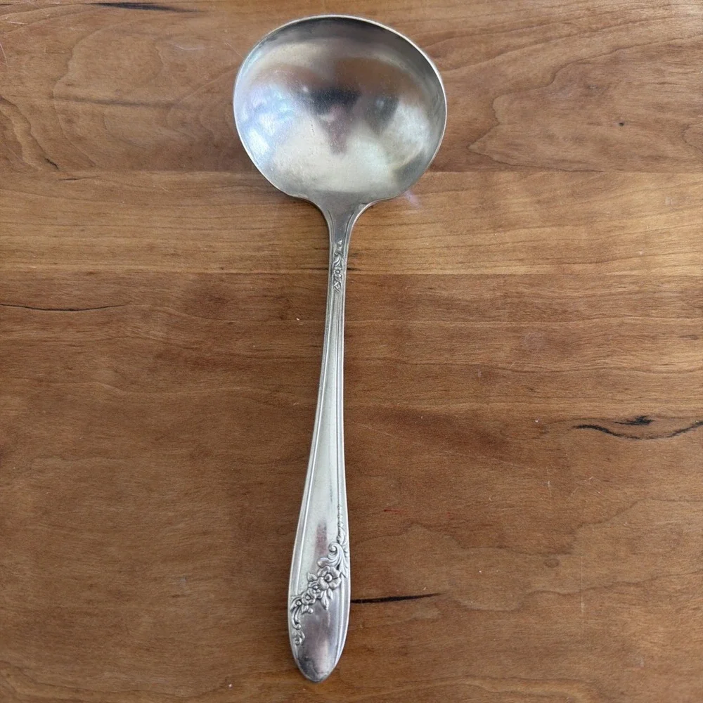 Oneida Community‎ Tudor Plate Silverplate Serving Ladle Floral Pattern